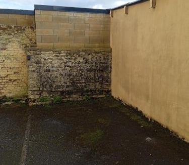 Sedan Apartment | L'appt du vieux qui ne voulait pas fêter son anniversaire