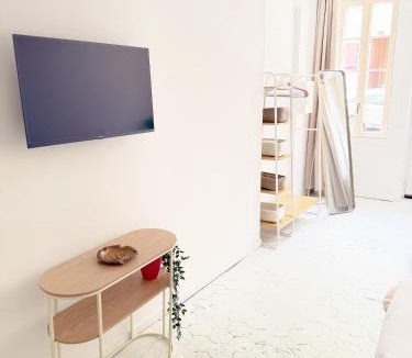 Tonnerre Apartment | L'Atelier Marguerite, au pied de la Fosse Dionne à Tonnerre