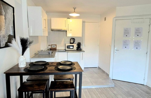 Lourdes Apartment | L'Atelier-T2 near the Wifi-Parking center