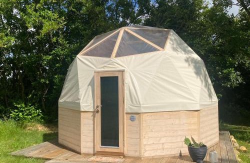 Garderes Bed & Breakfast | L'enclave Insolite - Cabanes avec Piscine et Bains Nordiques