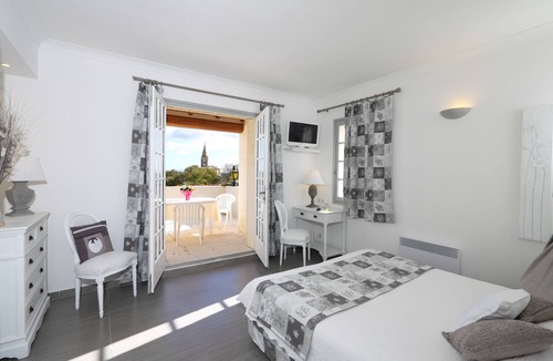Cabrieres Hotel | L'Enclos des Lauriers Roses