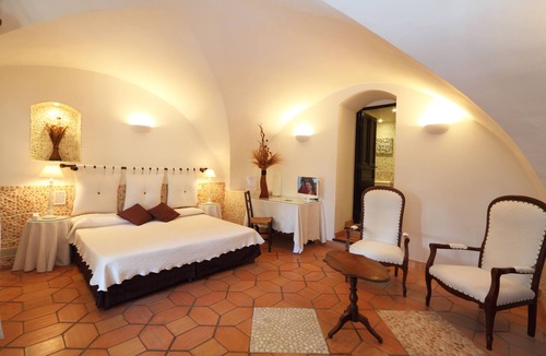 Cabrieres Hotel | L'Enclos des Lauriers Roses