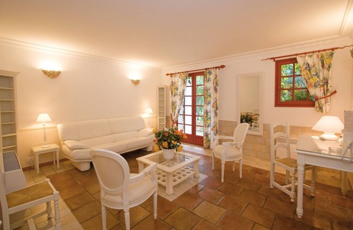 Cabrieres Hotel | L'Enclos des Lauriers Roses