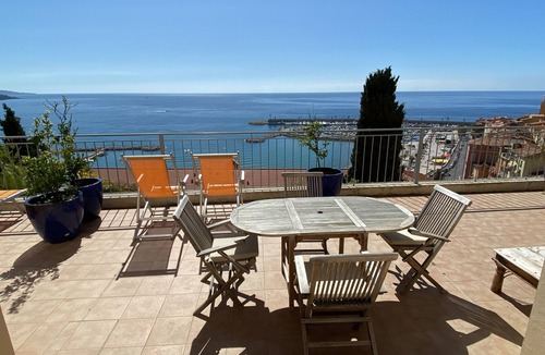 Menton House | L'ensoleillée Orangers 60m² Exceptional view of the beach 250m Terrace 65m²