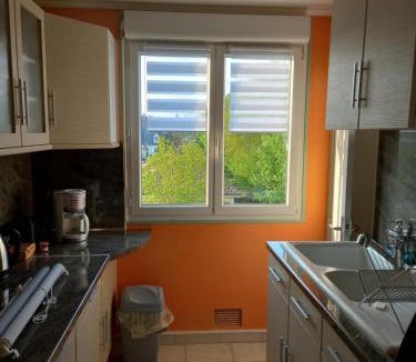 Chalons-en-Champagne Apartment | L'escale champenoise , wifi garage parking privè gratuit