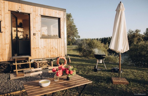 Villeneuve-la-Guyard Cabin | L'Etang des P'tits Plaisirs - Nature refuge