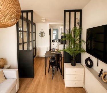 Nancy City Centre Apartment | L'Instant Saint-Epvre Charm & Old Town