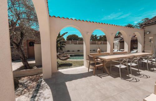 Castelnau-d'Estretefonds House | L'Oliveraie d'Eurocentre - Piscine, Parking & Petit-Déjeuner