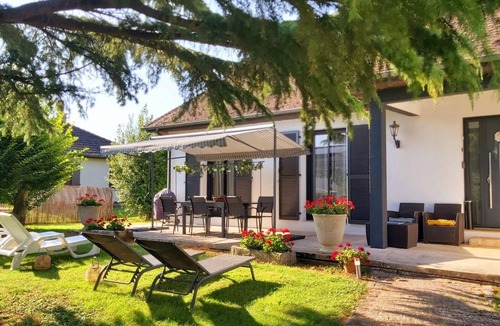 Magny-Fouchard House | L'orée des Champs - Magny Fouchard