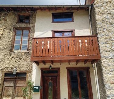 Belcaire House | L'Oustal des amis