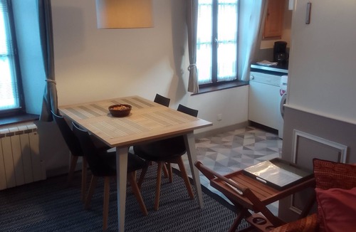 Villemanoche House | La bourguignonne with air conditioning on 2 levels