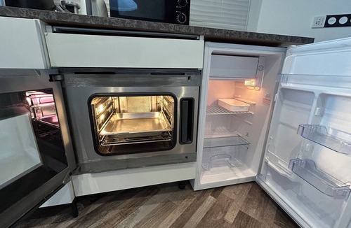 Ambares-et-Lagrave Condo | La Bulle Zen—2 bedrooms—Living room—Fully equipped kitchen—Terrace—Air conditioning—Parking spaces