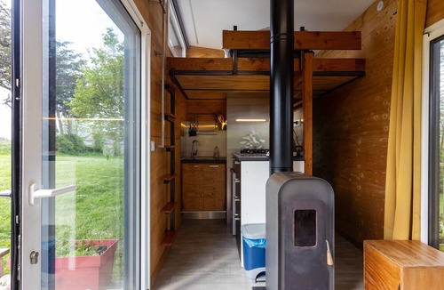 Gommenec'h House | La Cafoutche Tiny – 5 Guests with Private Terrace, Shared Garden, and Wi-Fi
