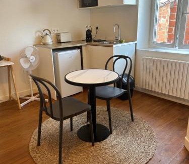 Bouloc Apartment | La chambre de Bouloc confortable et calme