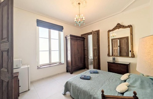 Toul Bed & Breakfast | La chambre de Jeanne