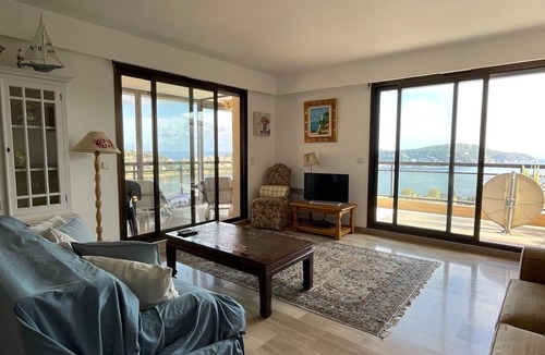 Villefranche-sur-Mer Apartment | 'La Colline' Panoramic 2 bed Apartment. Large Terrace, Sea Views, Pool/Parking