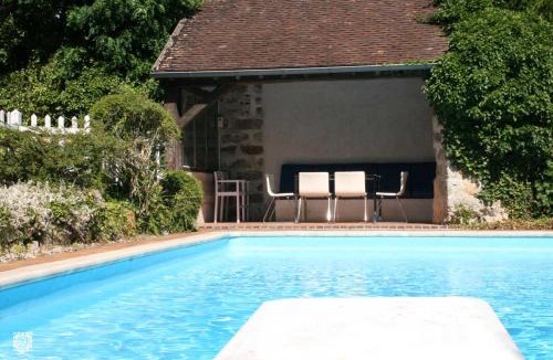 La Chapelle-sur-Oreuse House | la cour d'eloyse