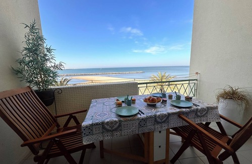 Le Grau-Du-Roi Apartment | La Croix du Sud 4 - Appartement en duplex Vue Mer 1ère ligne avec terrasse
