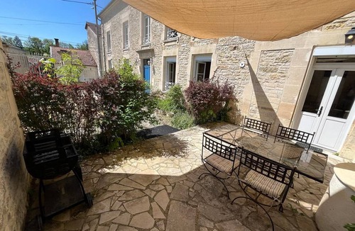 Cirey-sur-Blaise House | La demeure aux Lilas a large stone mansion