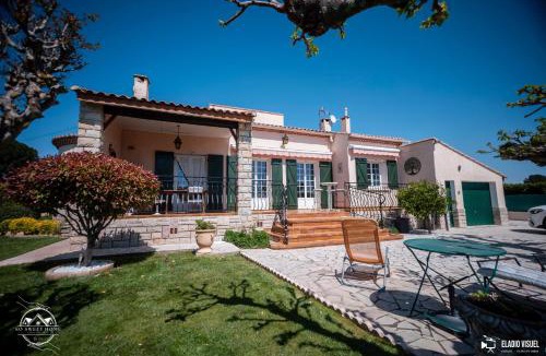 Bezouce Villa | La Dolce Villa
