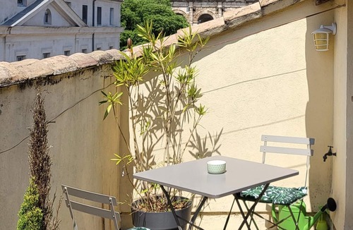 Quartier Administrations Apartment | La Dolce Vita Nîmoise 🐊 Terrace 100 m from the Arena