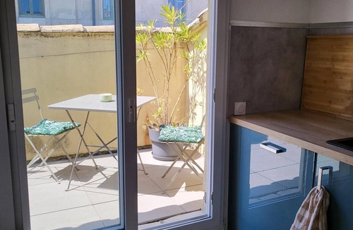 Quartier Administrations Apartment | La Dolce Vita Nîmoise 🐊 Terrace 100 m from the Arena
