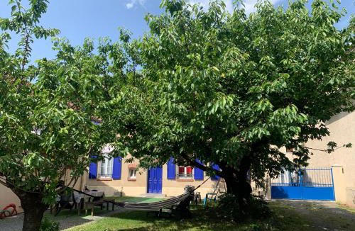 Loures-Barousse Apartment | la Douçhka Azzurra