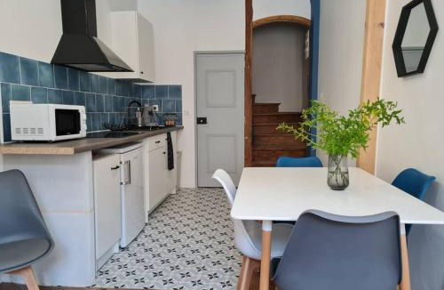 Foix Apartment | La Fenêtre Saint-Volusien - Vue directe - Charme ancien - Centre historique