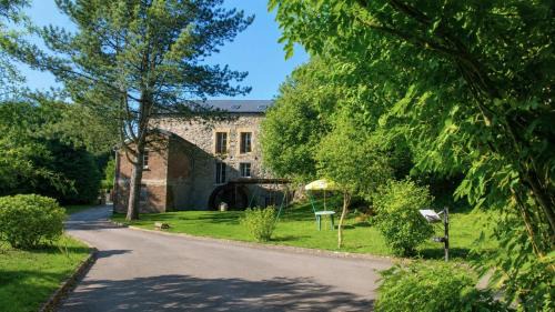 Neufmanil House | La goutelle