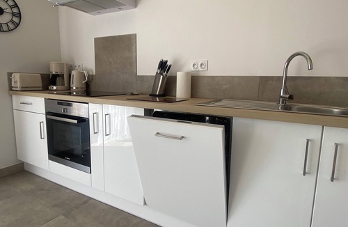 Drulhe House | La Grange du Contour Renovated house with terrace - 2 bedrooms, 1 bathroom, separate WC