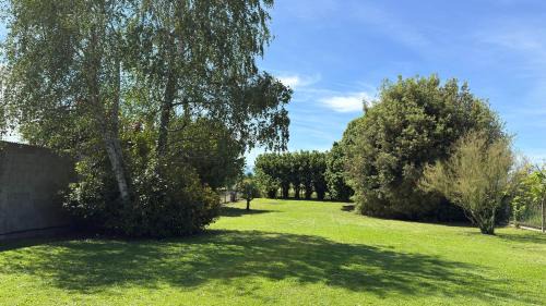 Borderes-sur-l'Echez Apartment | La Grange Moderne, entre Montagnes & Océan