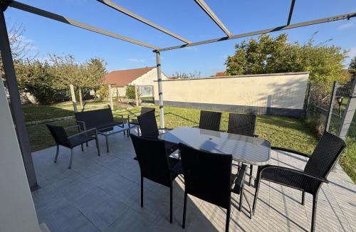 Origny-le-Sec House | La jouquinière