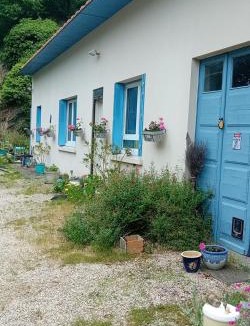 Jugon-les-Lacs-Commune-Nouvelle House | La maison bleue