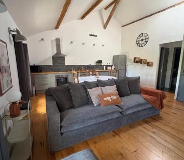 Cabannes Apartment | La Maison d'Alys - Le Cagnard
