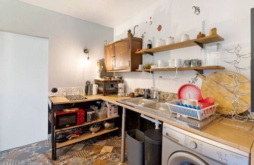 Frayssinet-le-Gelat Apartment | La Maison Dô – Stone House with Pool for 4 Guests Near Dordogne