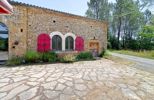 Frayssinet-le-Gelat Apartment | La Maison Dô – Stone House with Pool for 4 Guests Near Dordogne