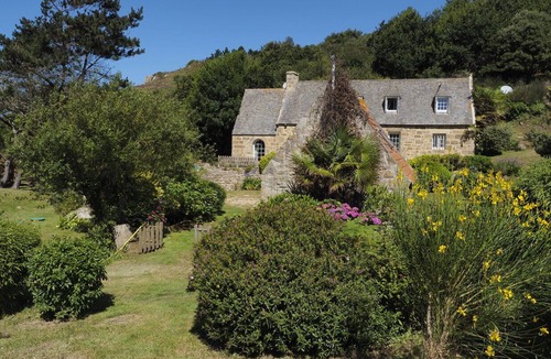 Trebeurden House | La Maison de Goas Lagorn, haven of peace and tranquillity 100m from the beach