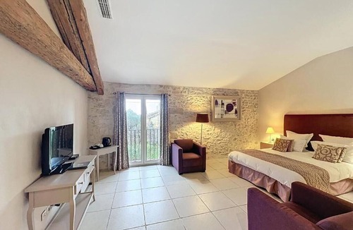 Collias House | La Maison de Léonie