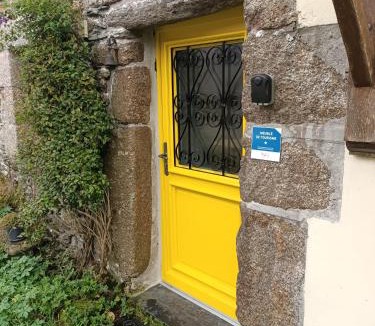 Berrien House | "La Maison de Poupée" Gîte cosy Monts d'Arrée proche Huelgoat Bretagne