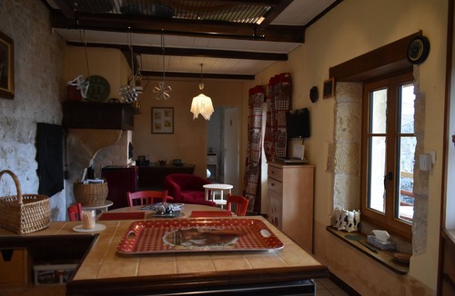 Dun-sur-Meuse House | La maison de Tante Hélène gîte for 2 people