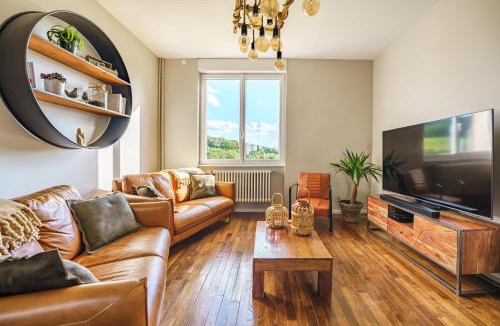 Apach House | La Maison du Douanier Apach