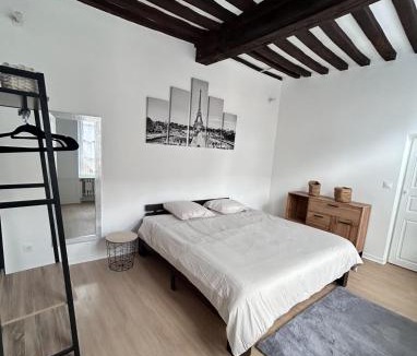 Tonnerre Apartment | La maison papillon