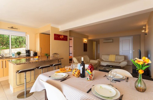 Villefranche-sur-Mer Apartment | LA MALMAISON AP1064 by RIVIERA HOLIDAY HOMES