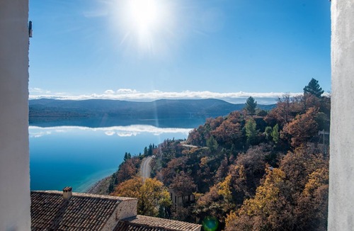 Sainte-Croix-du-Verdon House | La Parenthèse du Lac - Vue sur le Lac Saint-Croix