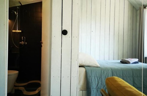 Ponlat-Taillebourg Apartment | La Pause En Soi - Cabanes climatisées avec Jaccuzi privatif en option