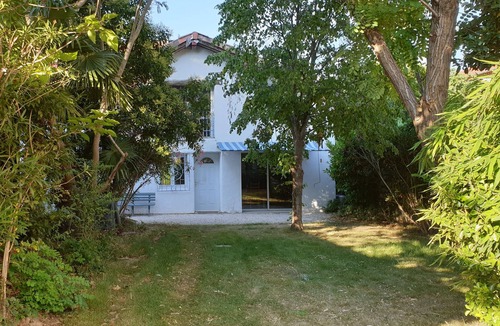 Quillan House | LA PETITE BICOQUE at the bottom of the garden