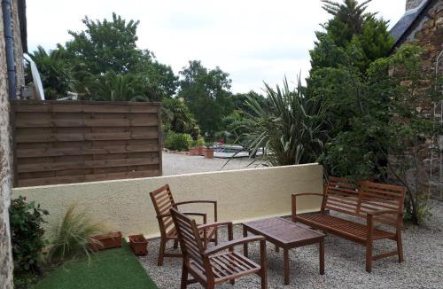 Plouer-sur-Rance Apartment | La petite Hautière Maison 2 personnes Plouer sur Rance avec piscine