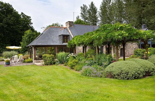 Belle-Isle-en-Terre House | La Petite Volière - BELLE ISLE EN TERRE