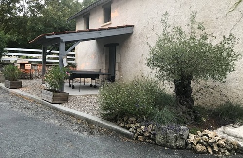 Atur House | La Prairie