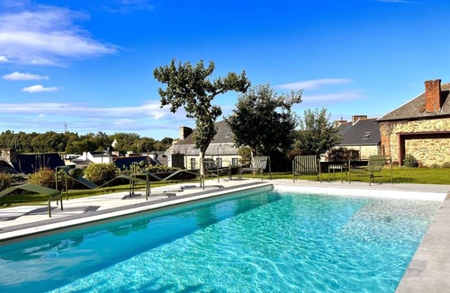 Chatelaudren Apartment | La Récréation - 2 bedrooms apartment Les Billes - Covered outdoor swimming pool